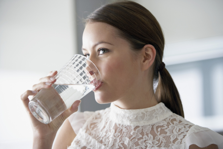 Drink Water and Juices To Cure Sinus