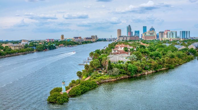 Guide about Moving to Florida